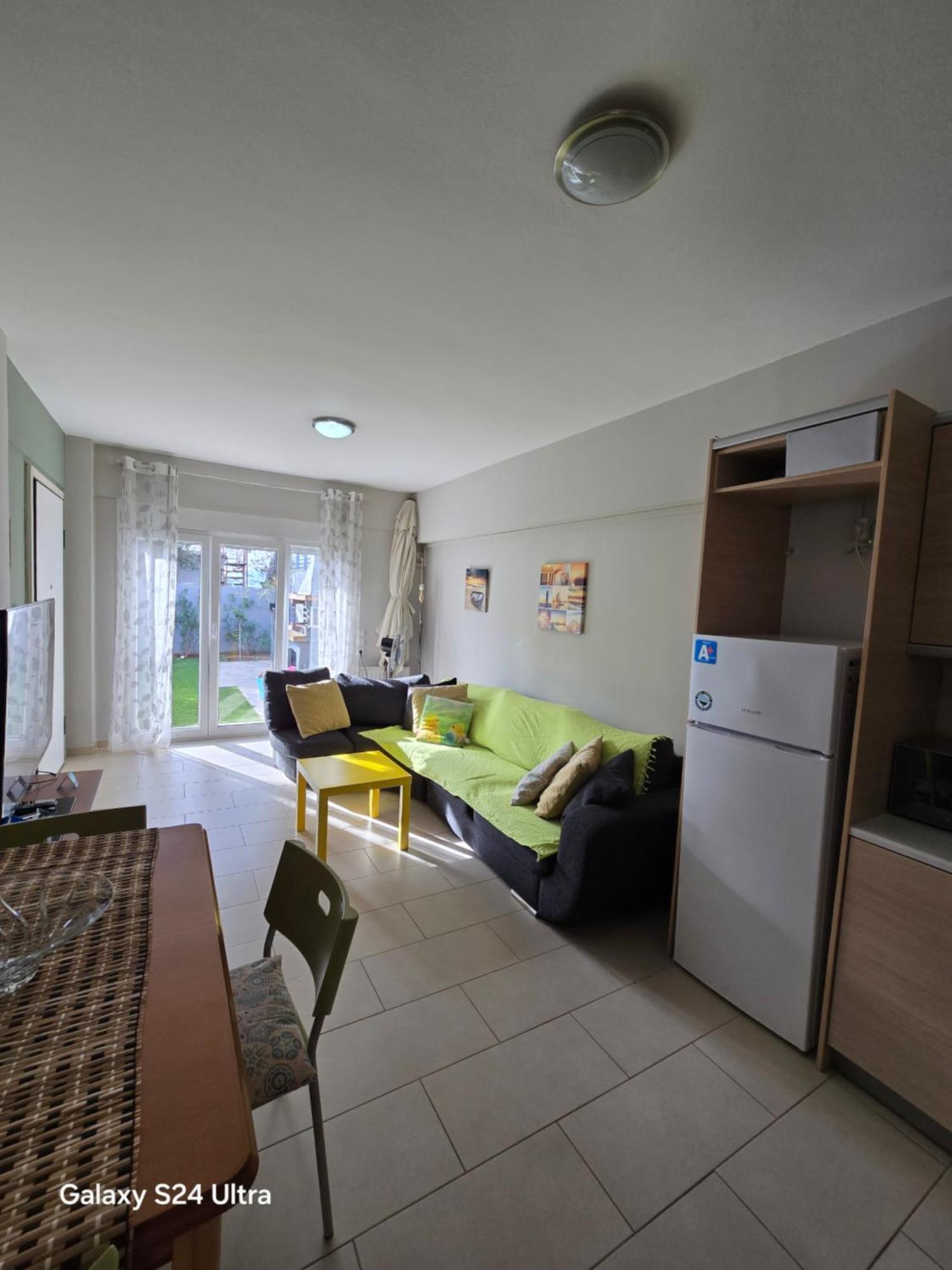 Harry'S Apartment Lagonisi Buitenkant foto